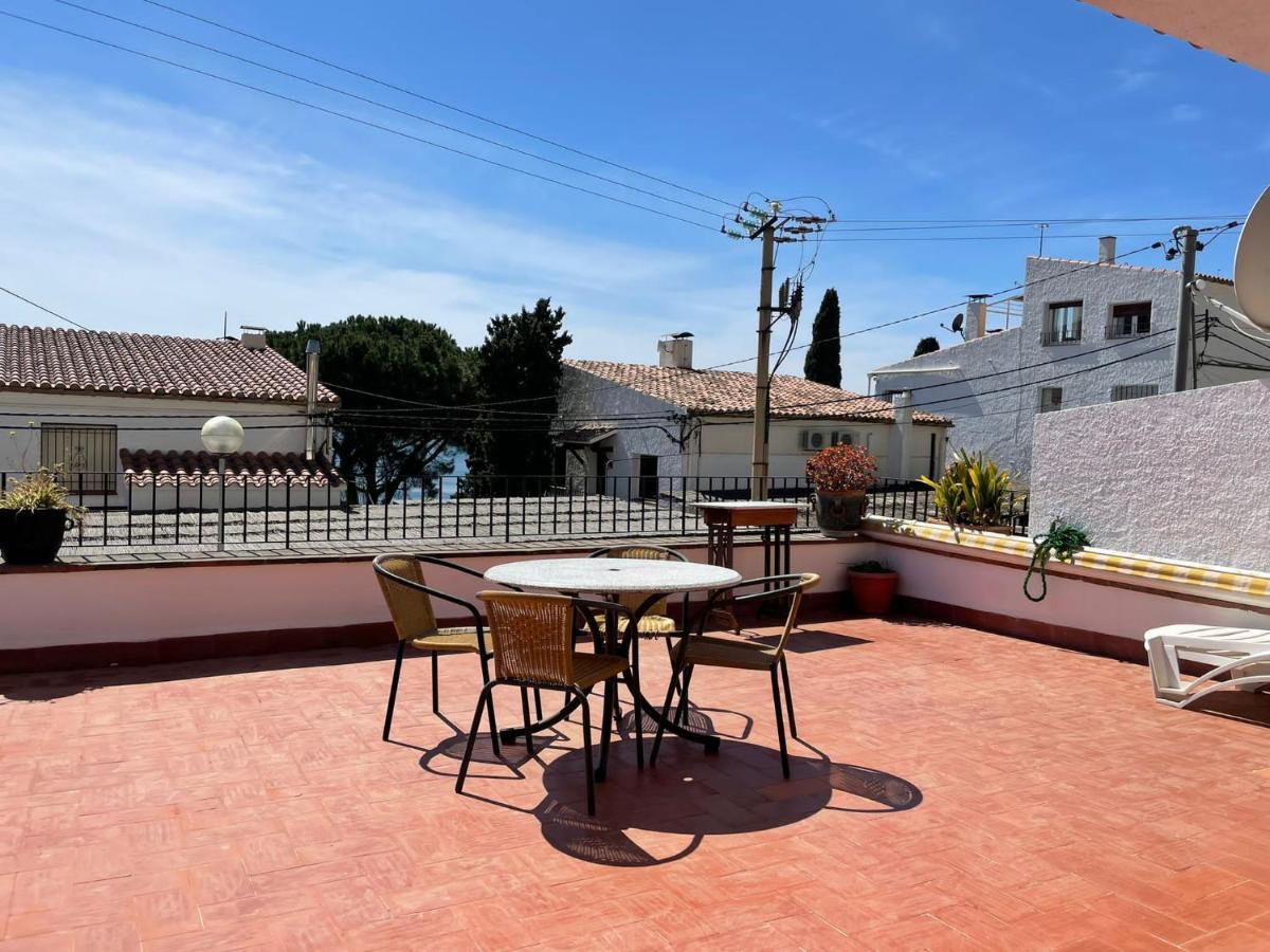 Apartamento Familiar En Canyelles Roses Bagian luar foto